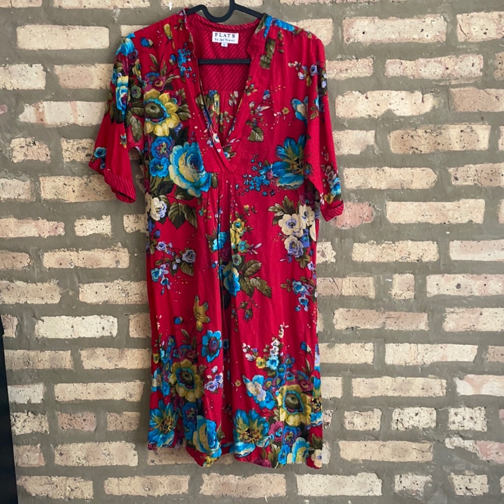Flats by Jan Niemi Brightly Colored Floral Red Short Sleeve Knee-length Dress